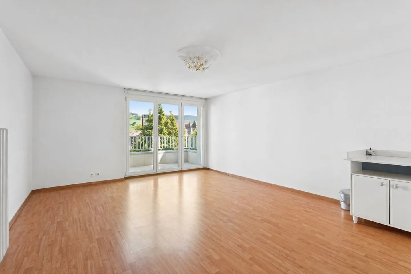 Ampio appartamento di 5,5 locali con terrazza di 60 m2 a Lucens - Foto 3 di 7