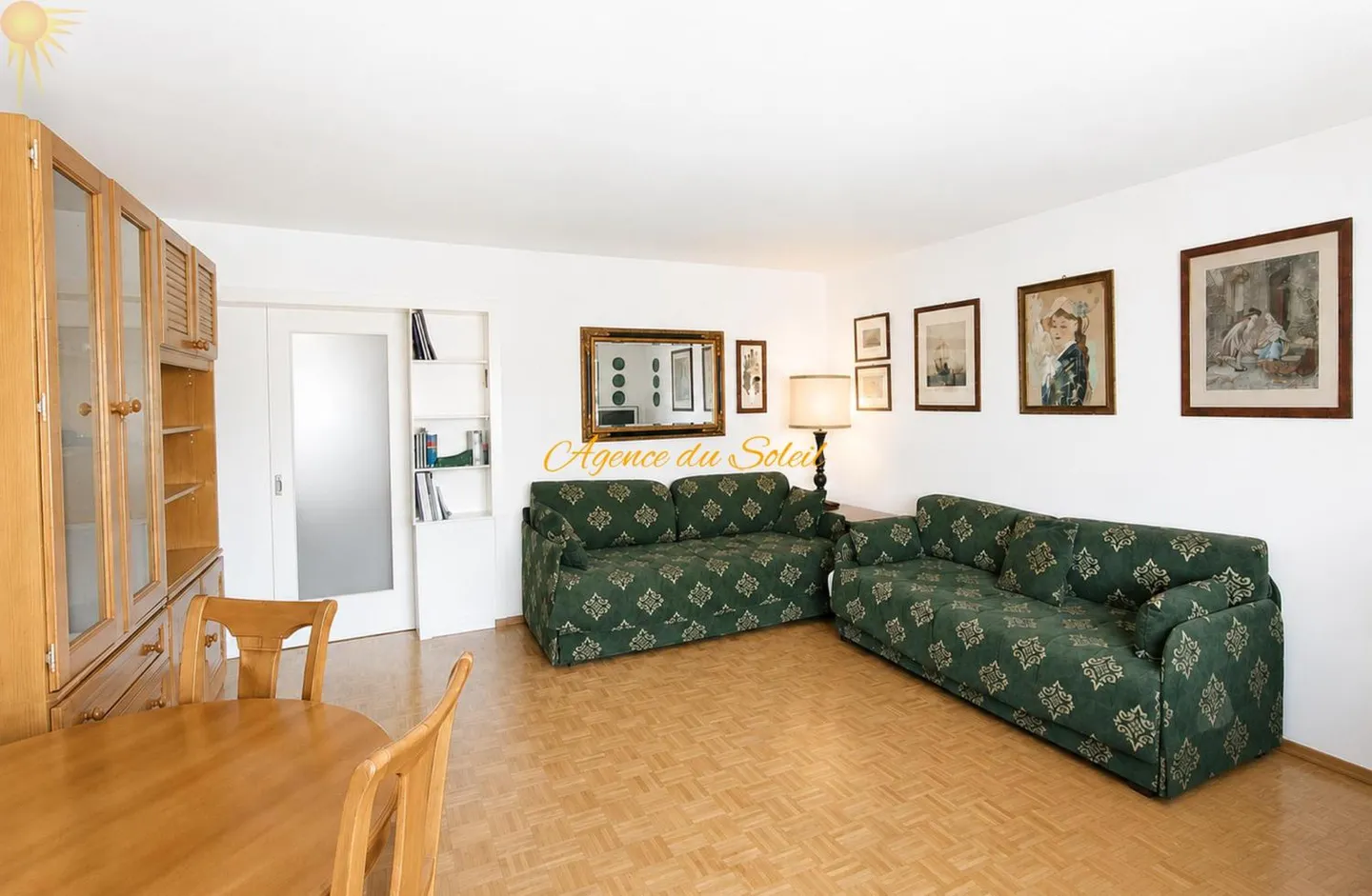 In the heart of Crans, spacious east-west facing 2.5 room apartment - Photo 1 of 13
