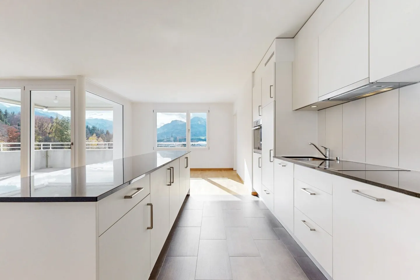 Spacious accommodation! - Photo 3 of 10