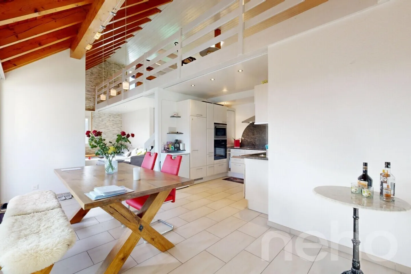 Spacious penthouse apartment with gallery - renovated and in a sought-after location - Photo 5 of 12