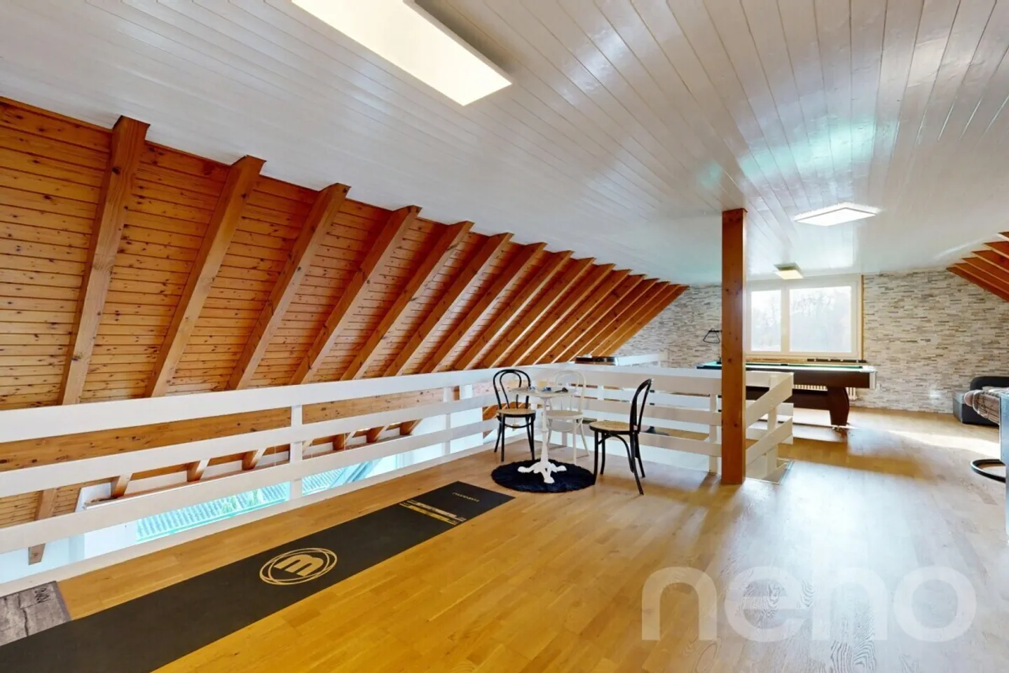 Spacious penthouse apartment with gallery - renovated and in a sought-after location - Photo 9 of 12