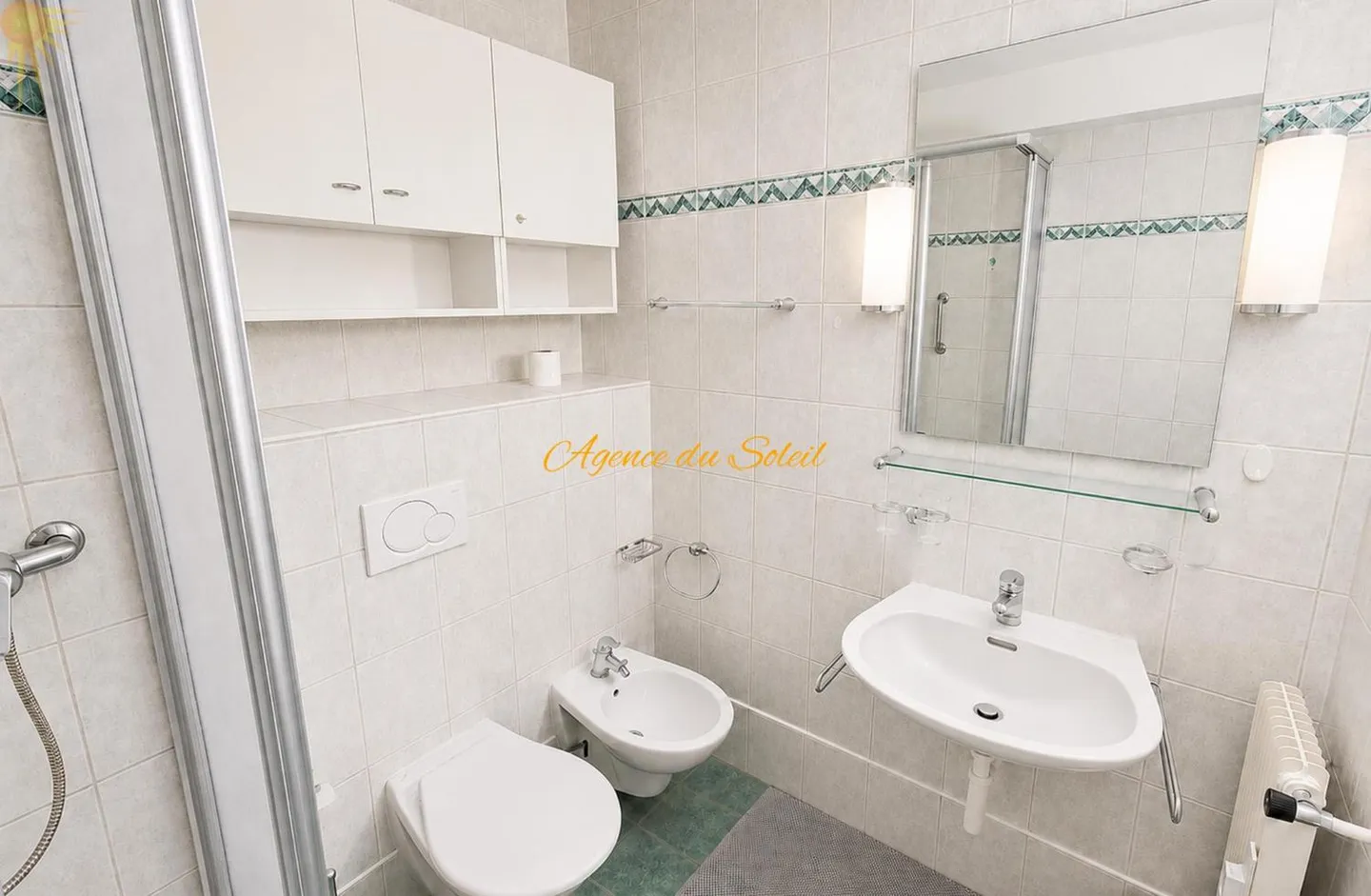 In the heart of Crans, spacious east-west facing 2.5 room apartment - Photo 9 of 13