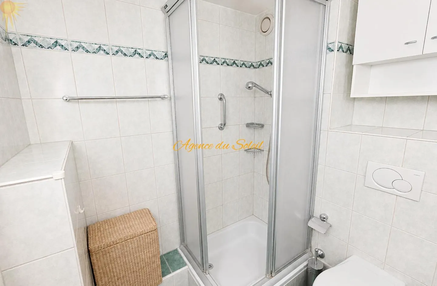 In the heart of Crans, spacious east-west facing 2.5 room apartment - Photo 11 of 13