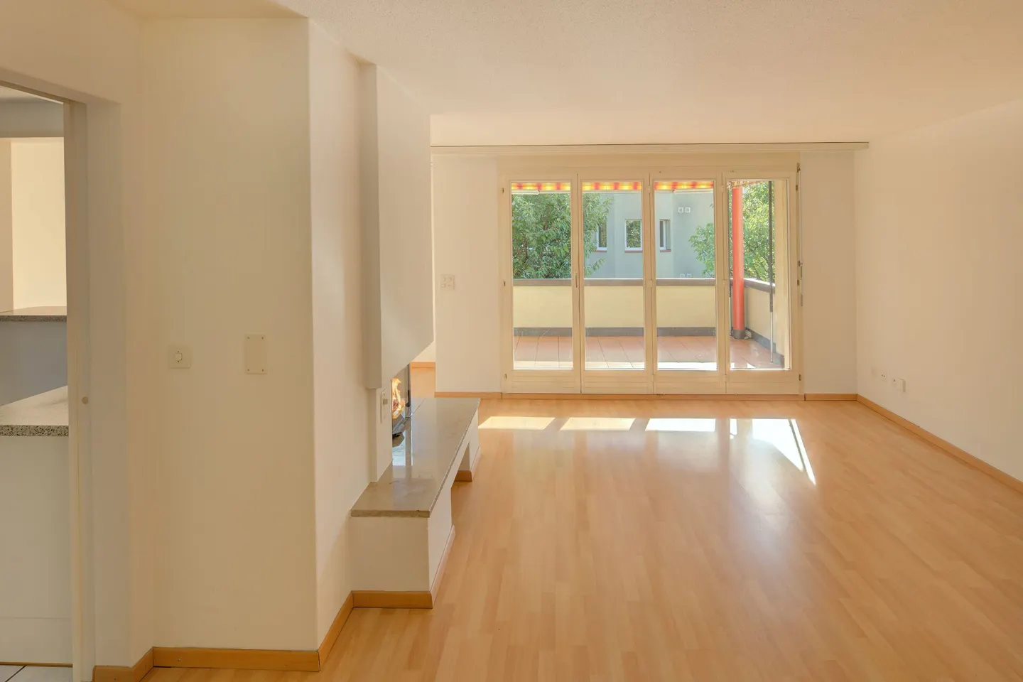 Ampio appartamento di 4,5 stanze in un quartiere residenziale adatto alle famiglie - Foto 3 di 11
