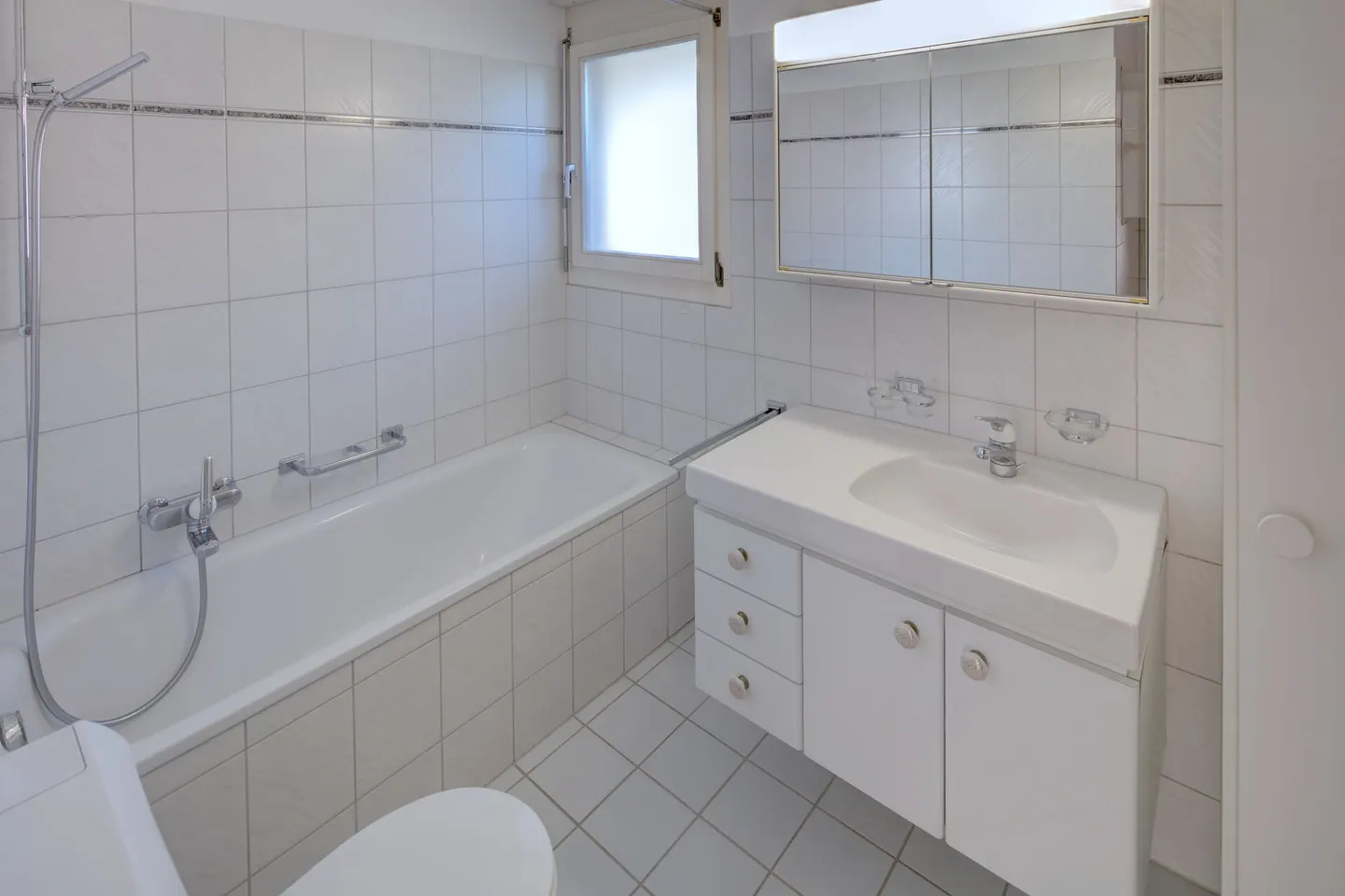 Ampio appartamento di 4,5 stanze in un quartiere residenziale adatto alle famiglie - Foto 7 di 11