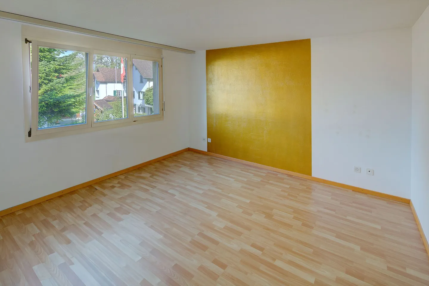 Ampio appartamento di 4,5 stanze in un quartiere residenziale adatto alle famiglie - Foto 8 di 11