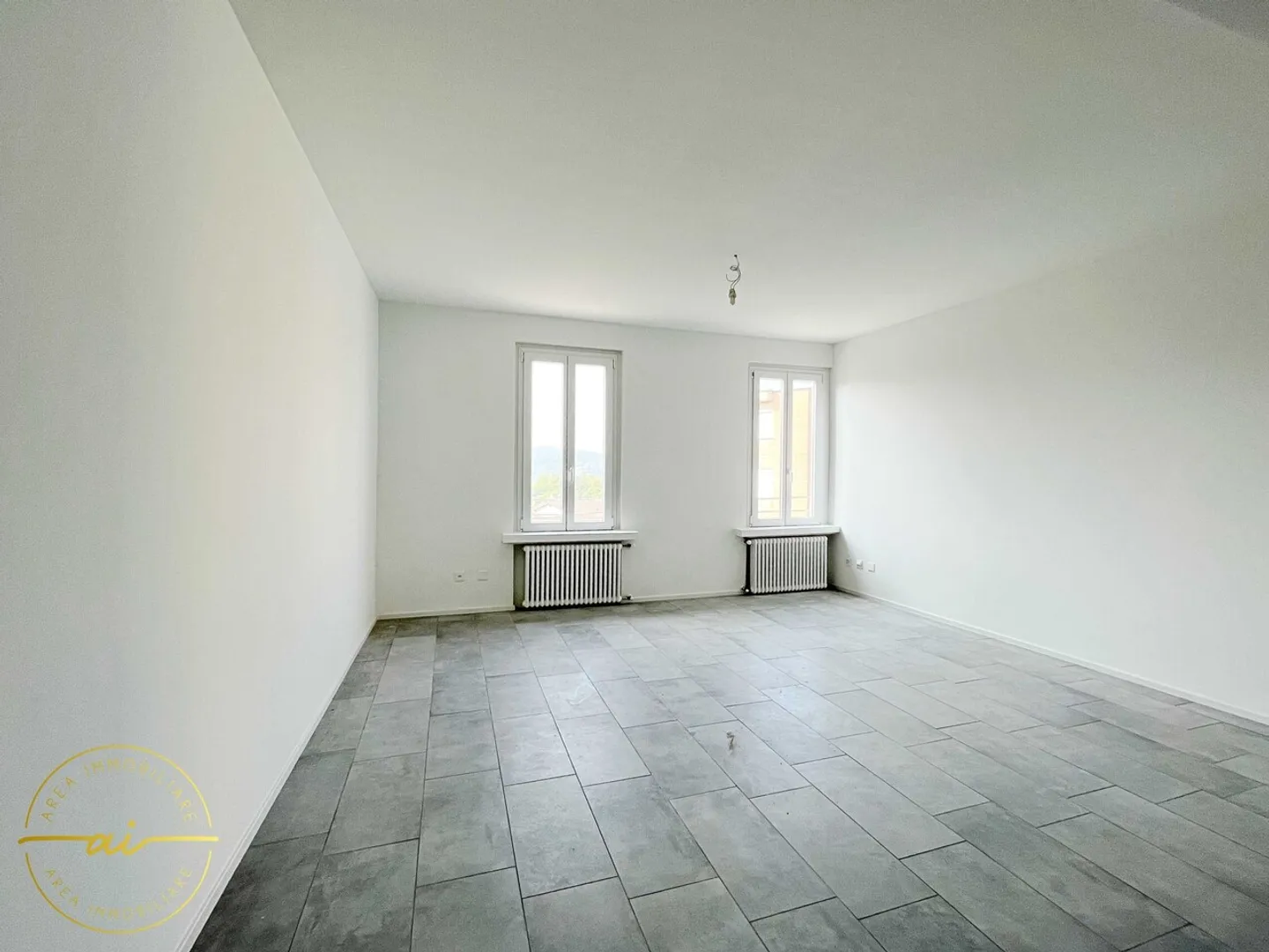 MODERNO APPARTAMENTO 3.5 LOCALI A MORBIO INFERIORE - Foto 2 di 7
