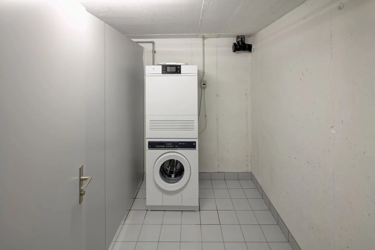 Ampio appartamento di 4,5 stanze in un quartiere residenziale adatto alle famiglie - Foto 10 di 11