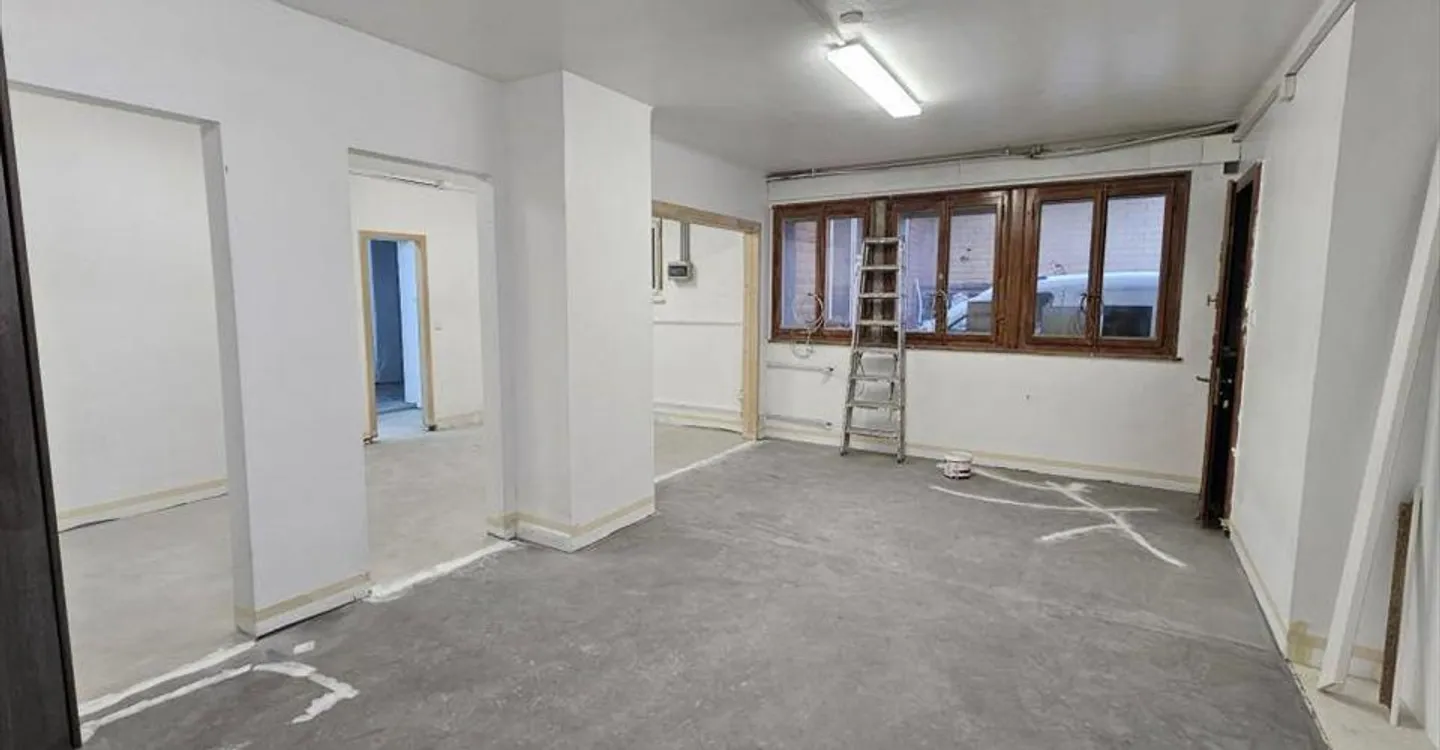 Mischgenutztes Gebäude mieten - Foto 2 von 8