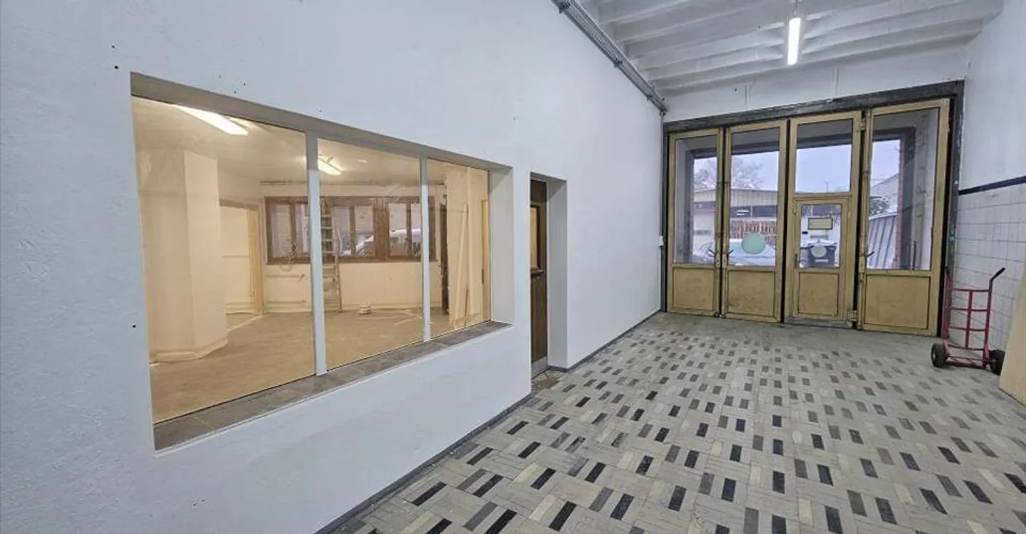 Mischgenutztes Gebäude mieten - Foto 3 von 8