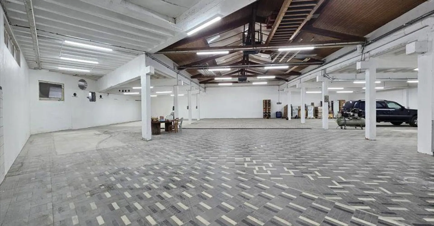 Mischgenutztes Gebäude mieten - Foto 7 von 8