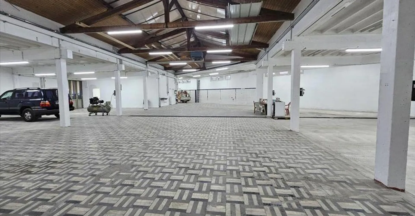 Mischgenutztes Gebäude mieten - Foto 5 von 8