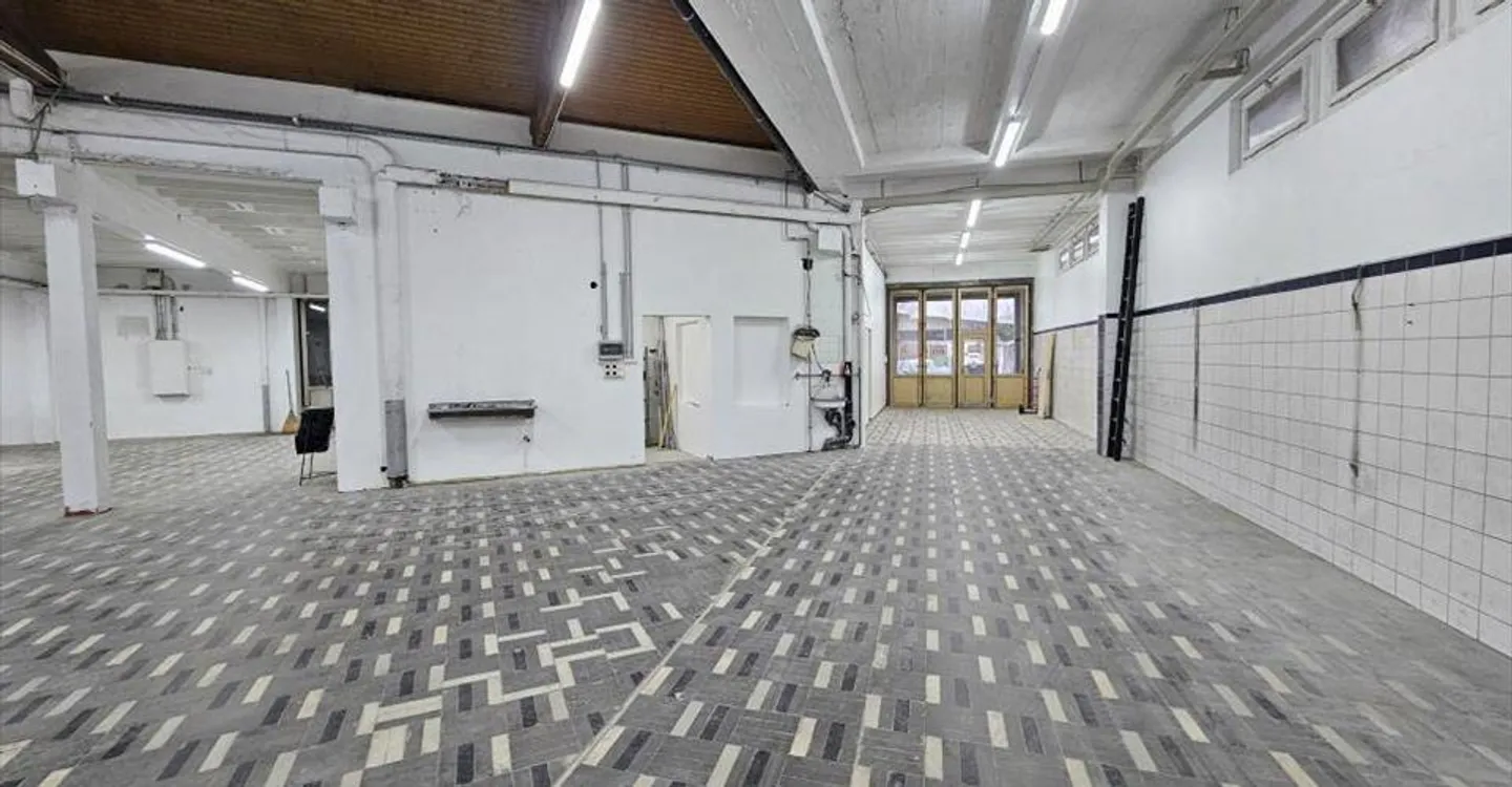 Mischgenutztes Gebäude mieten - Foto 6 von 8