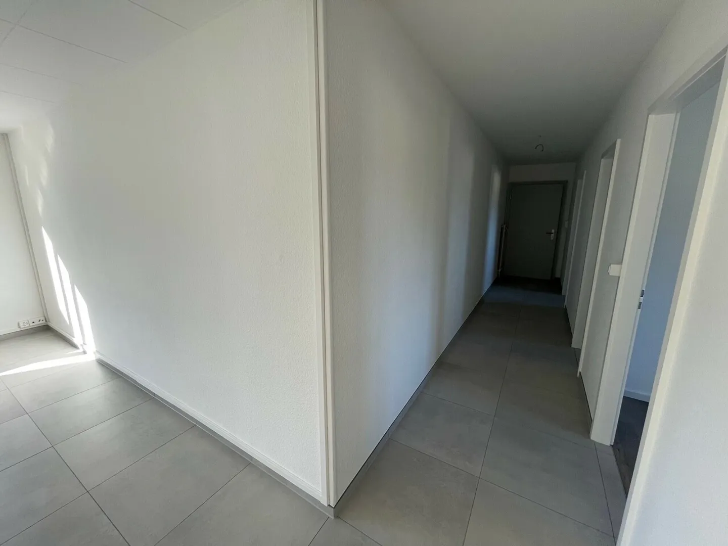 Appartamento di 3 stanze al 4° piano - Foto 6 di 9