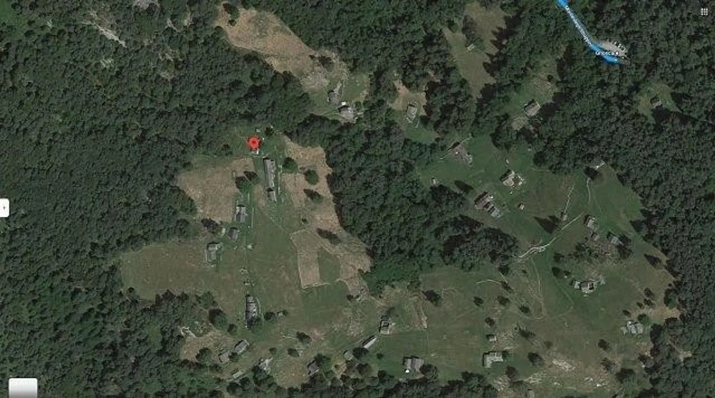 Piccolo rustico con giardino parzialmente ristrutturato / - Foto 22 di 25