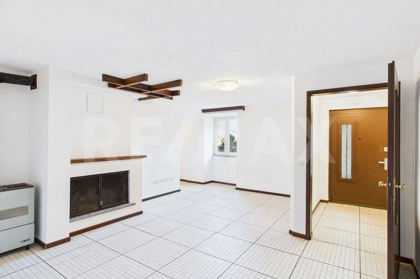 Typical core house in the green with great potential - Photo 3 of 13