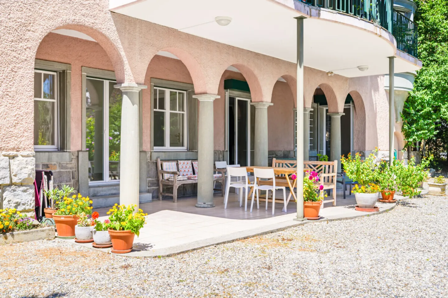 Elegant character apartment with garden in the center of Lausanne - Photo 9 of 12