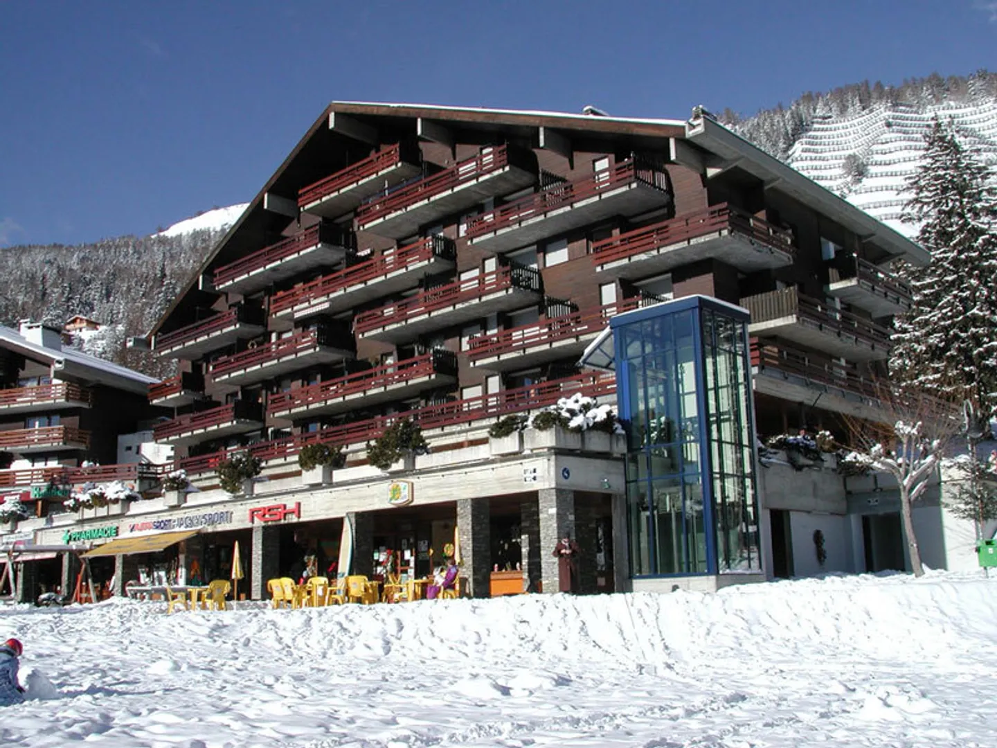 Commercial Space in Anzère - Photo 1 of 13