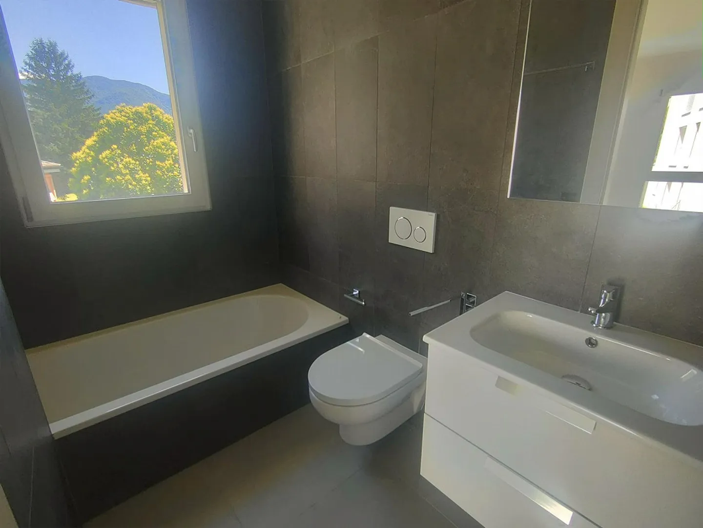 Nouvel appartement de 4,5 pièces à Claro - Photo 15 sur 16