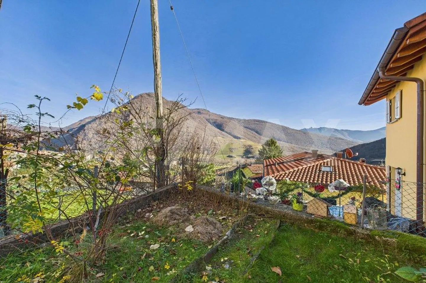 Typical core house in the green with great potential - Photo 11 of 13