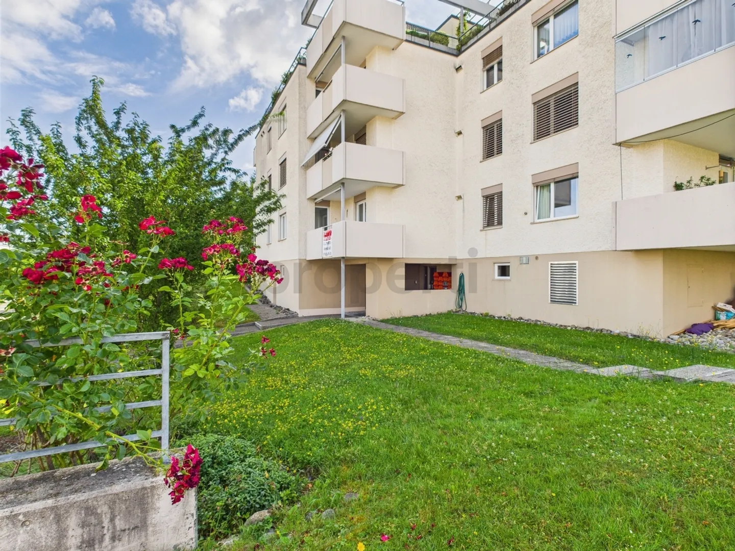 Première occupation après rénovation à Bronschhofen - Appartement 2.5 pièces avec balcon - Photo 1 sur 12