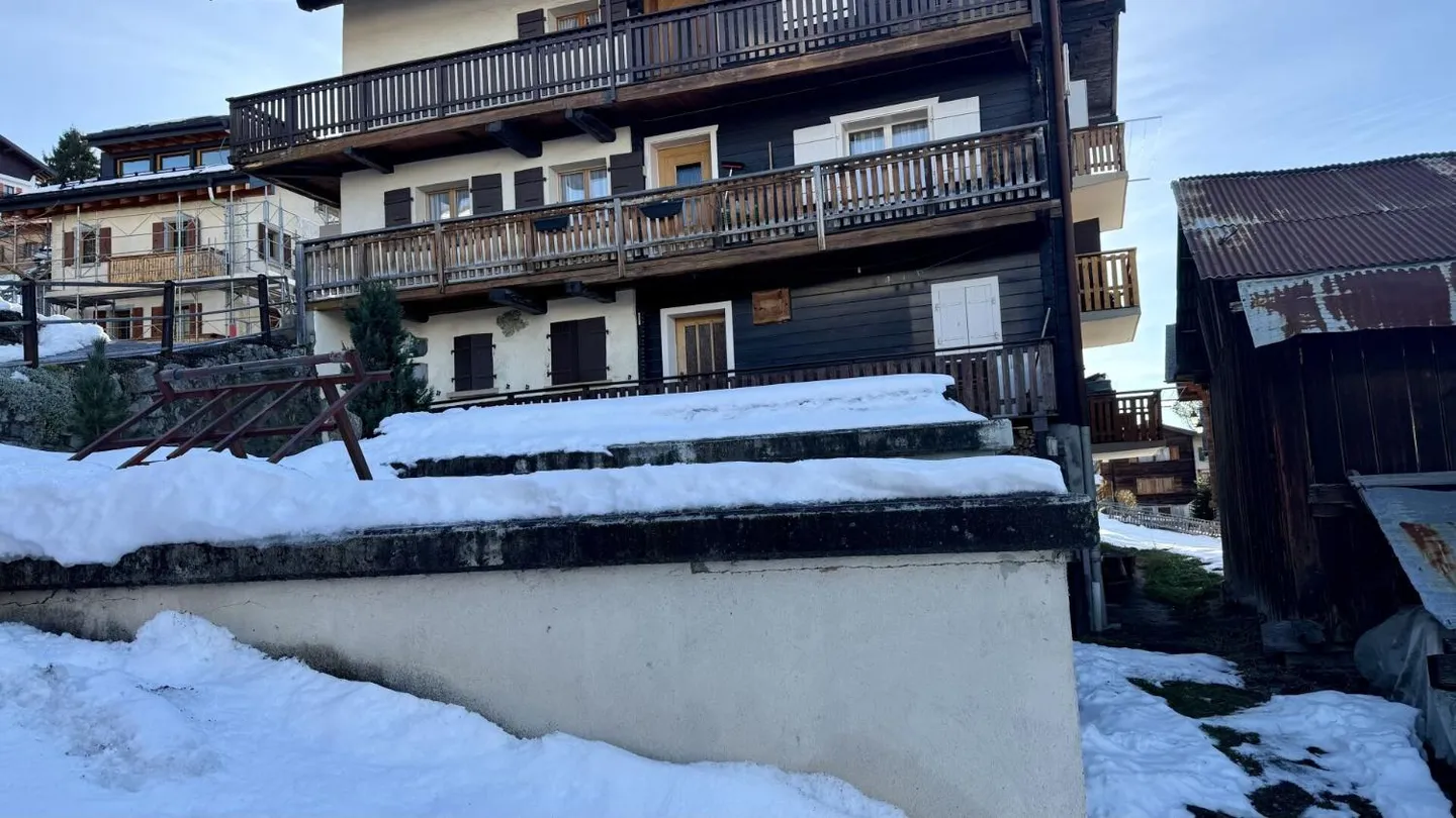 Exklusivität - Wohnung zu renovieren - Großes Potenzial im Herzen des Dorfes - Foto 5 von 12