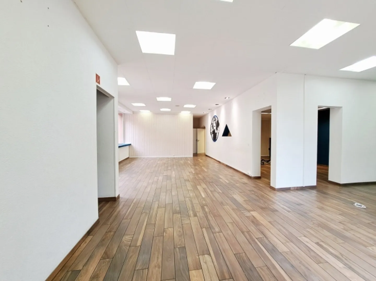 "ROGER-DE-GUIMPS 5, COMMERCIAL SPACES IN THE CITY CENTER" - Photo 2 of 13