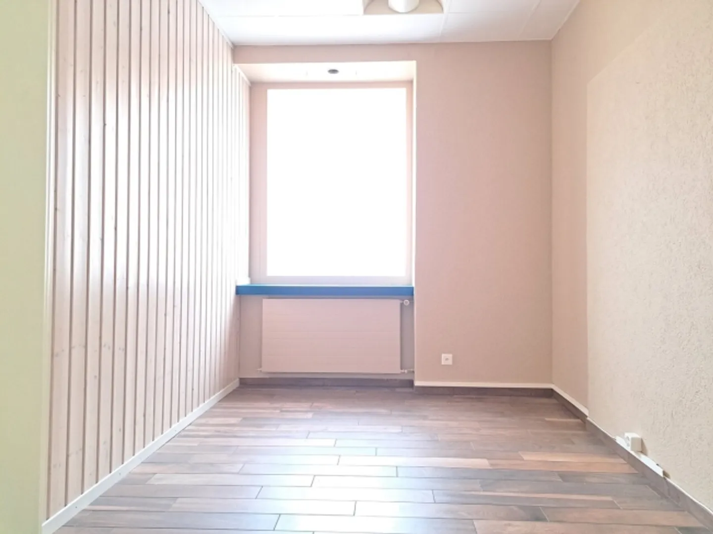 "ROGER-DE-GUIMPS 5, COMMERCIAL SPACES IN THE CITY CENTER" - Photo 5 of 13