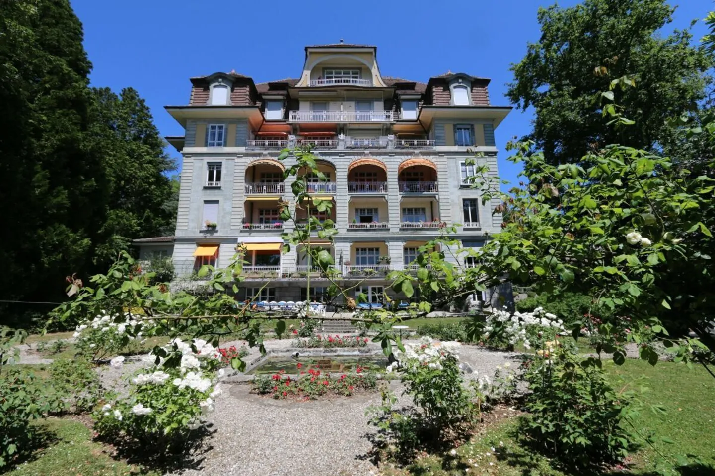 Exceptional 170 m2 apartment in Pully with panoramic view - Photo 1 of 12