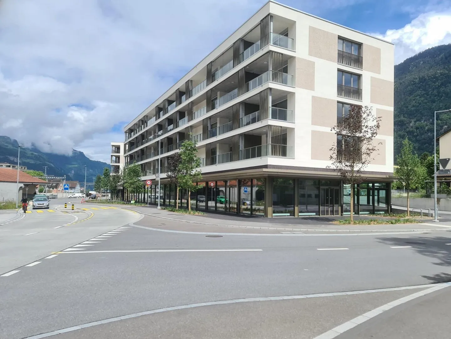 Lagerfläche direkt am Bahnhof Altdorf - Foto 1 von 2
