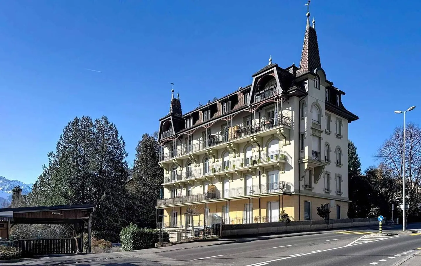 4.5 rooms with character and large balcony - Photo 1 of 13