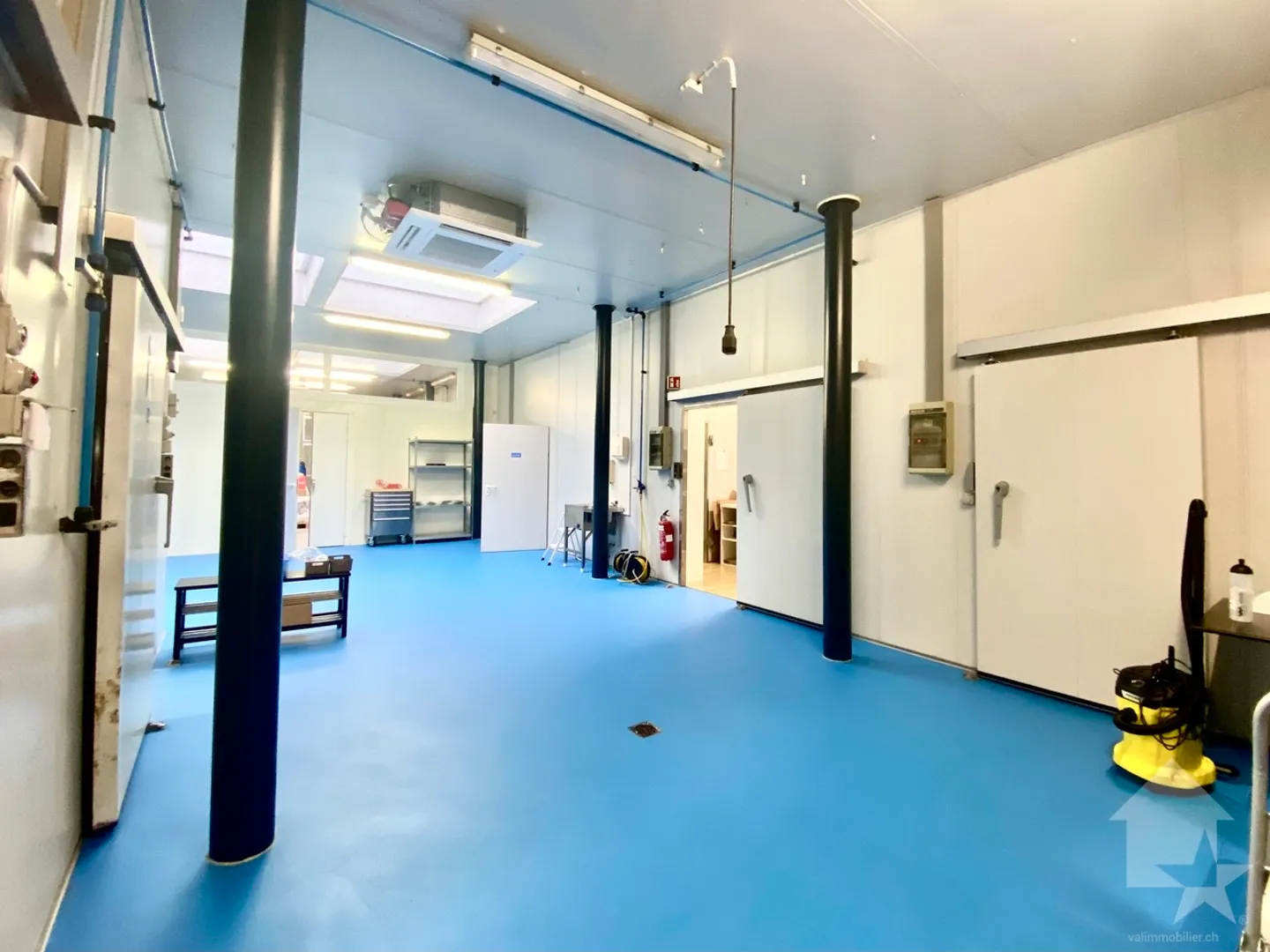 Industrial hall of 5031 m3 + 31 box garages between Sion and Sierre - Photo 5 of 26