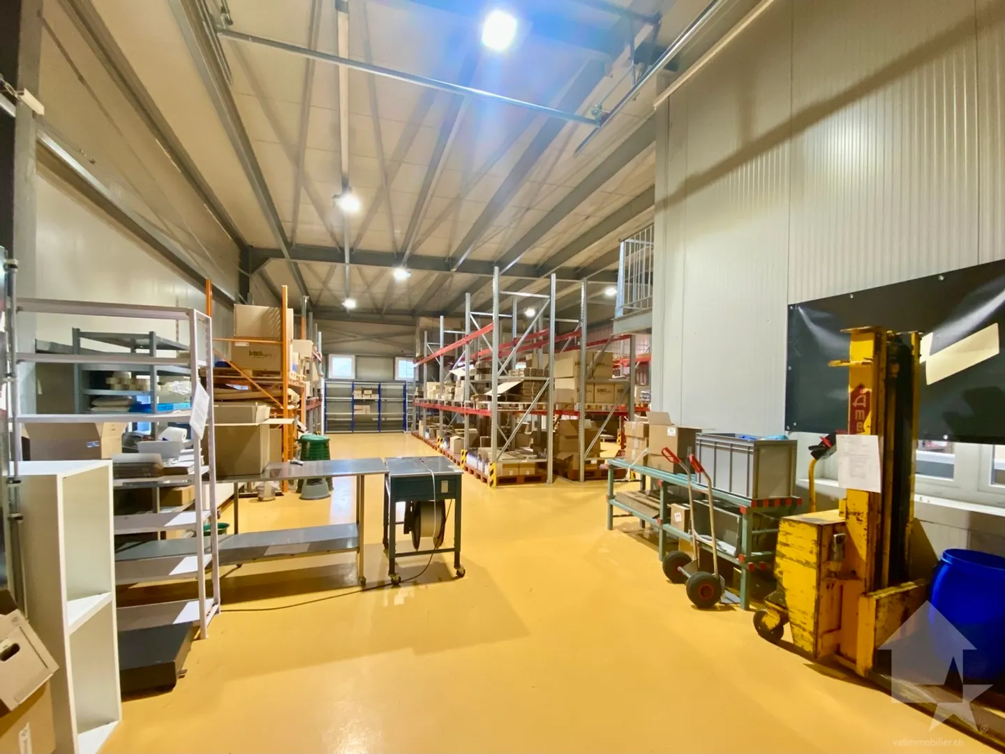 Industrial hall of 5031 m3 + 31 box garages between Sion and Sierre - Photo 6 of 26