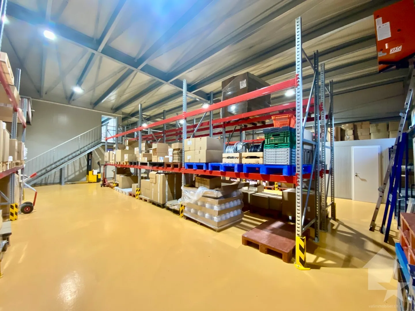 Industrial hall of 5031 m3 + 31 box garages between Sion and Sierre - Photo 7 of 26