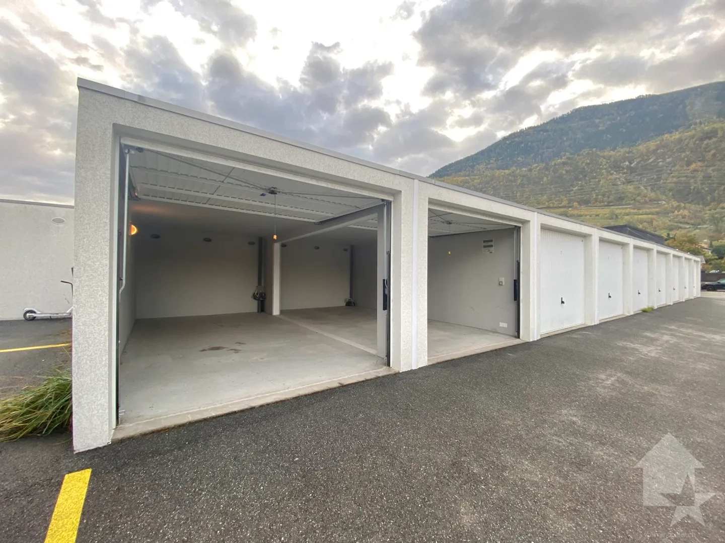 Industrial hall of 5031 m3 + 31 box garages between Sion and Sierre - Photo 15 of 26