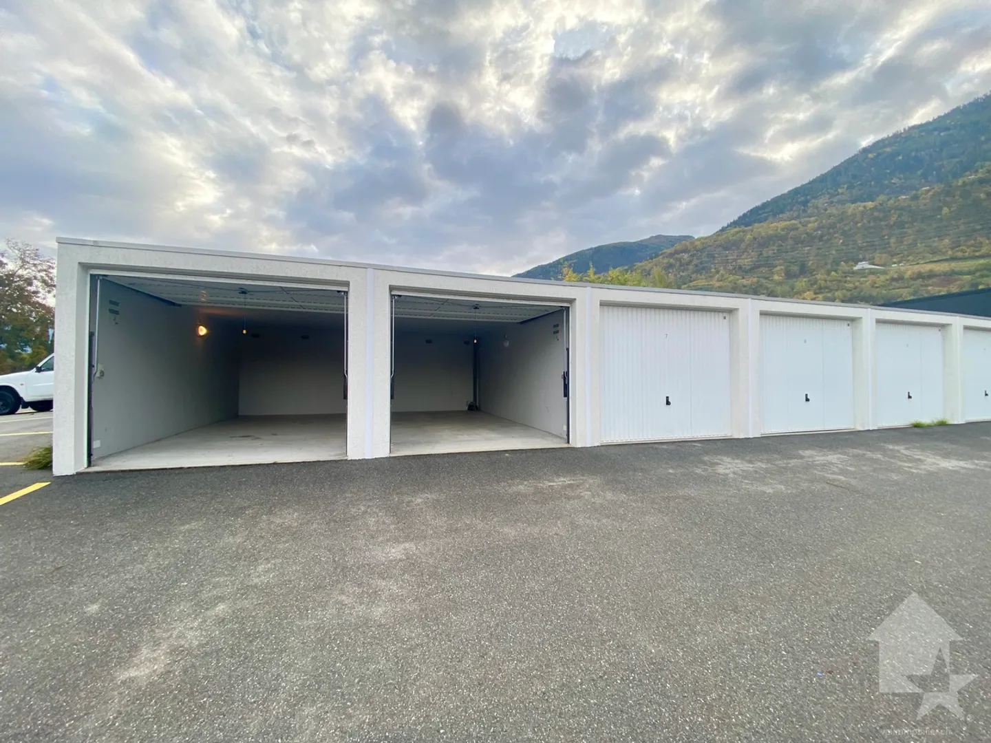 Industrial hall of 5031 m3 + 31 box garages between Sion and Sierre - Photo 17 of 26