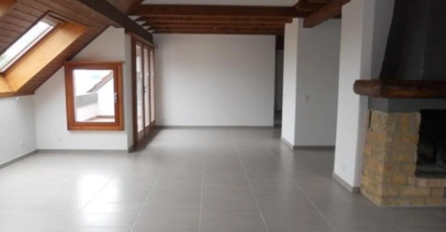 Appartement en Attique avec Vue sur le Lac - Photo 5 sur 8
