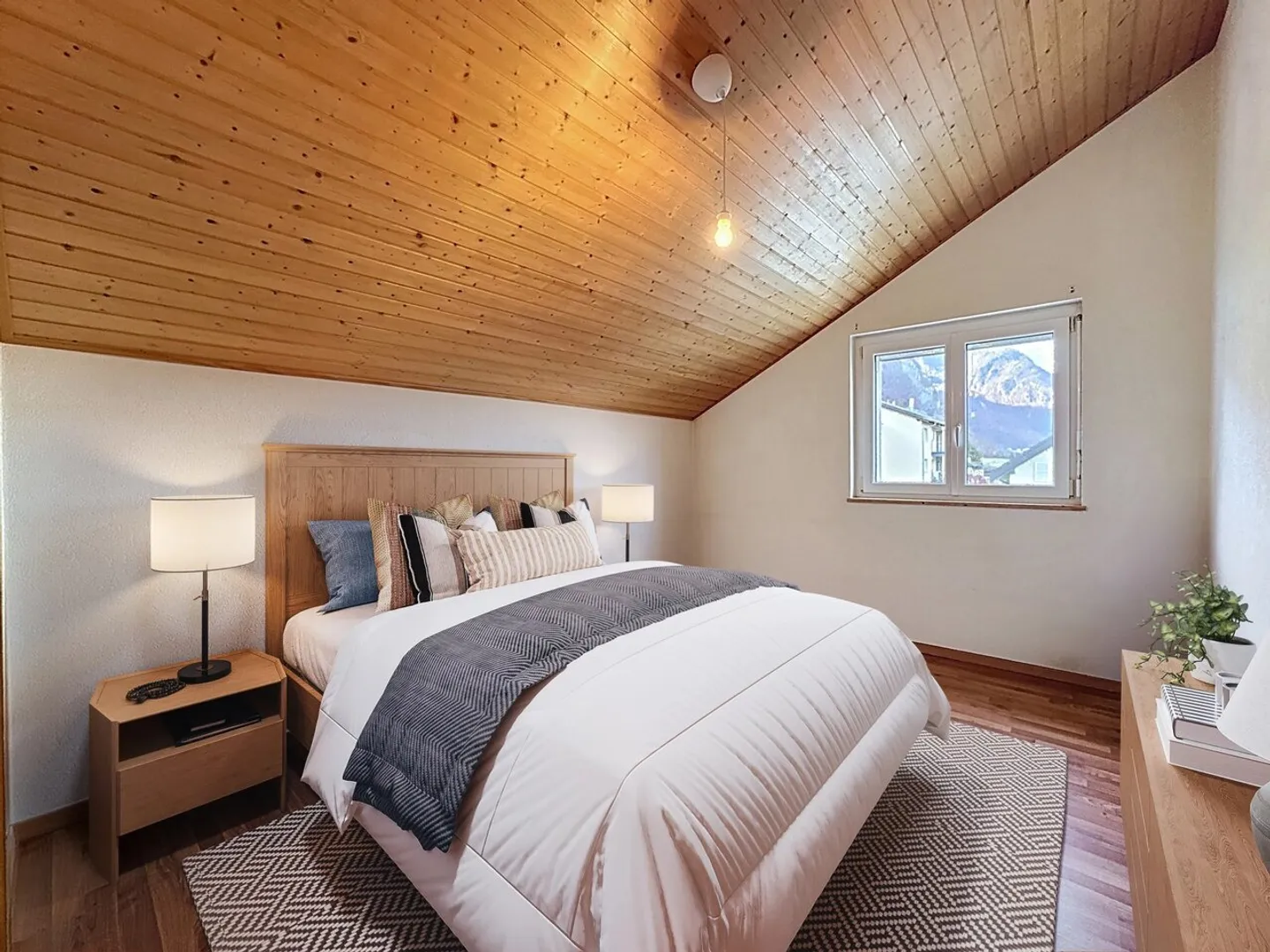 Charming Semi-Detached Villa - Photo 12 of 13