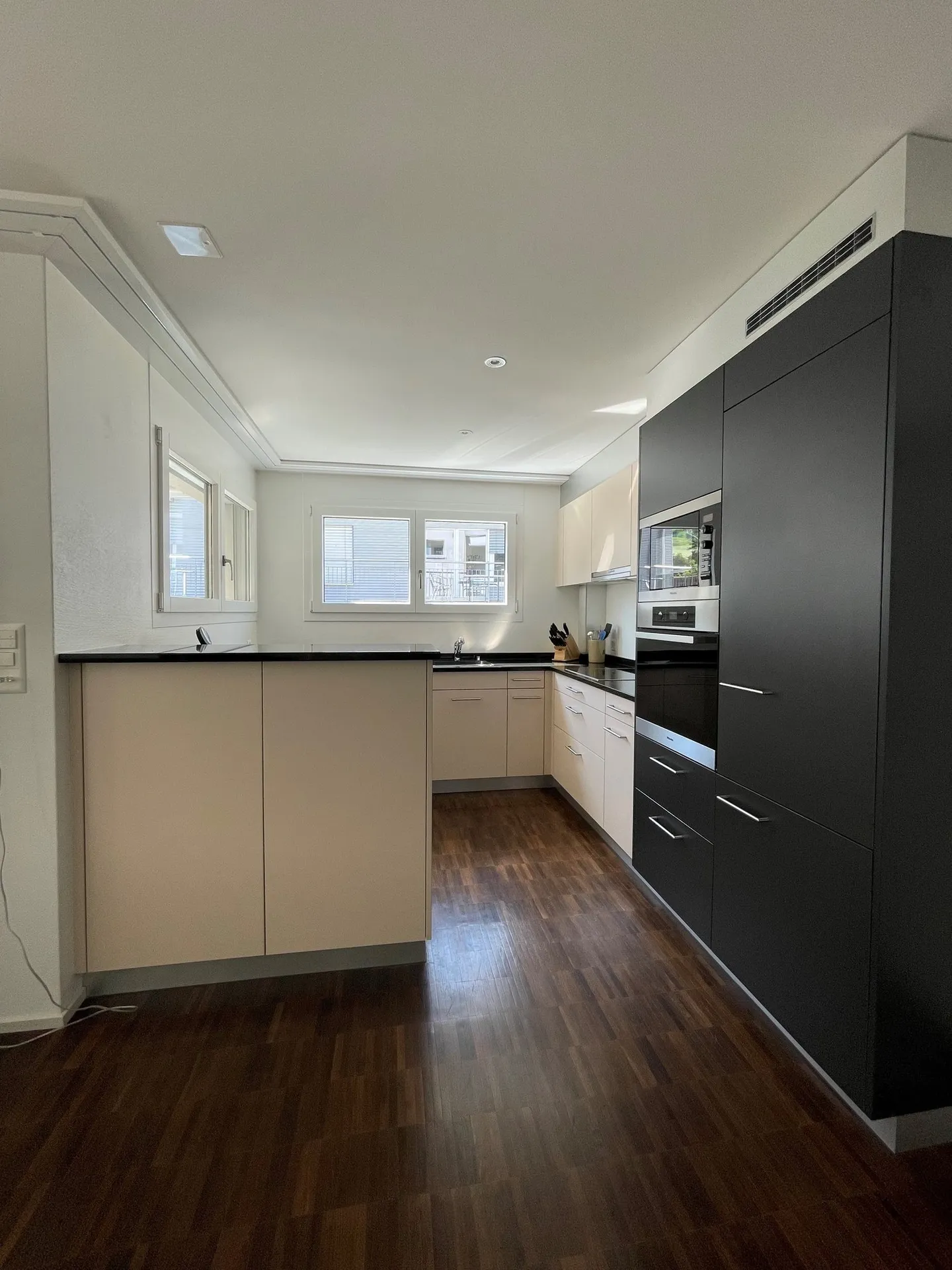 Wohnen wie im Hotel - vollausgestattete 3,5-Zimmer-Wohnung im Service-Wohnpark Freihofmatte - Photo 8 of 14