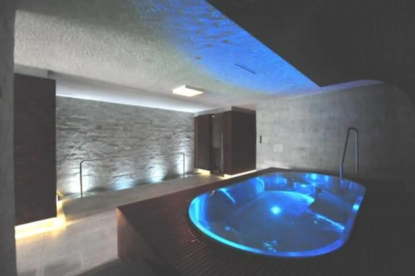 Wohnen wie im Hotel - vollausgestattete 3,5-Zimmer-Wohnung im Service-Wohnpark Freihofmatte - Photo 11 of 14