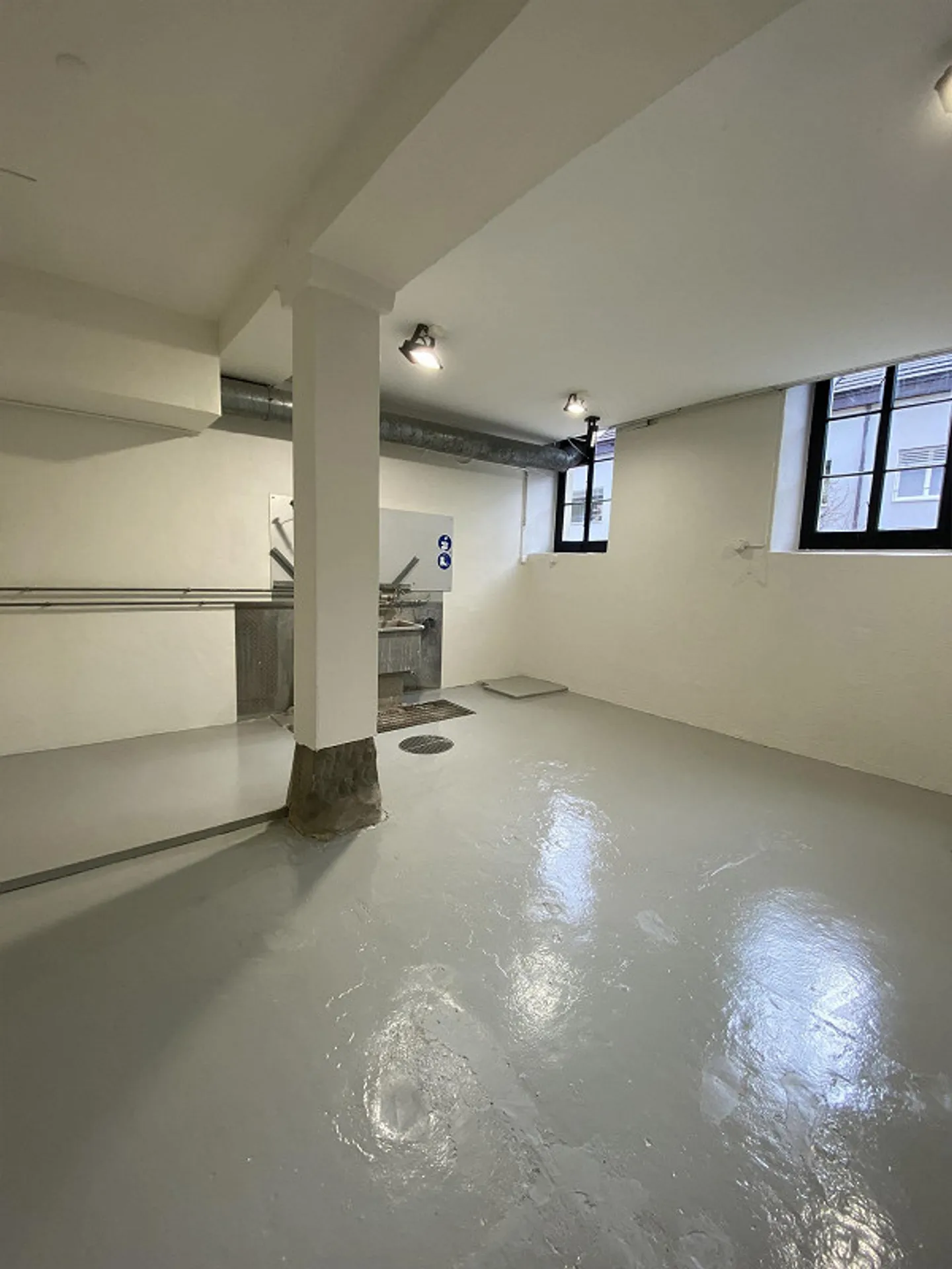 Versatile storage space in Uster - Photo 3 of 4