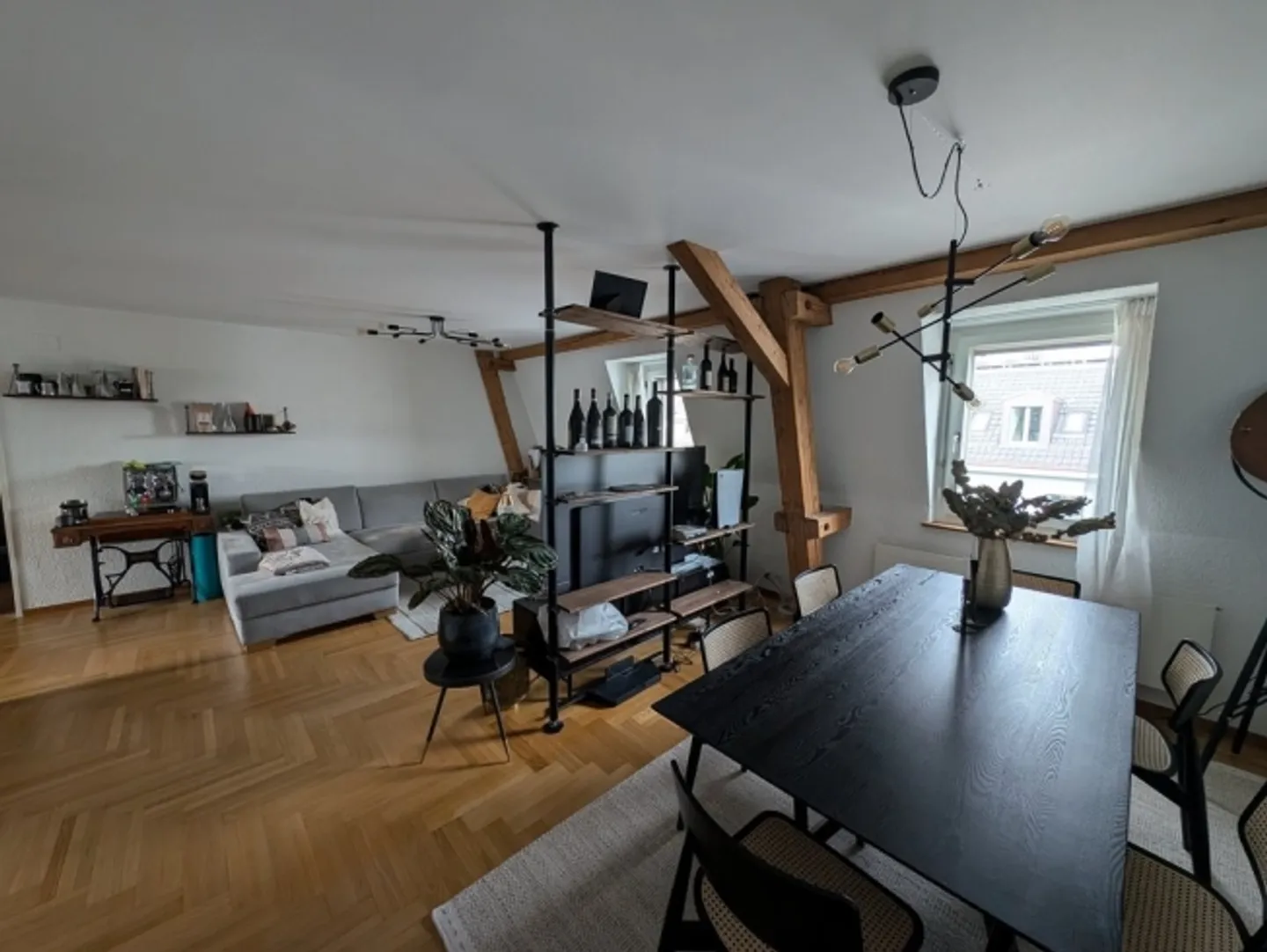 Appartamento cittadino affascinante in una posizione ambita limitata fino al 30.09.2026 - Foto 2 di 9