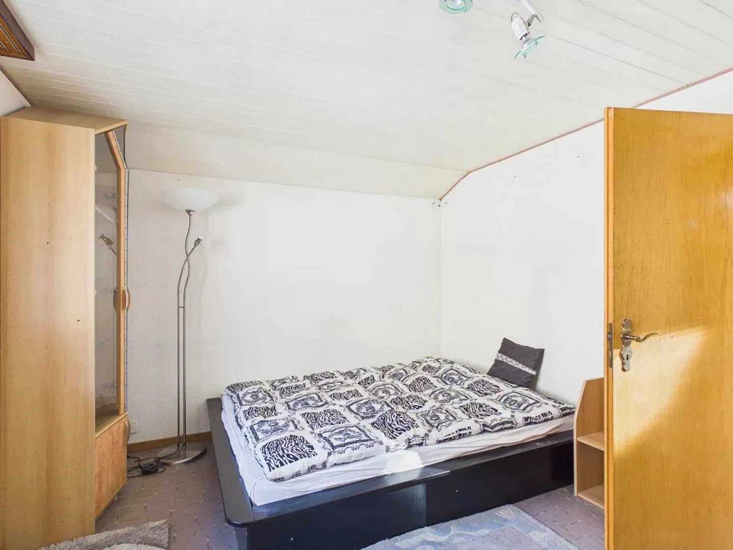 Spacious residential house with sunny garden above Naters - Photo 9 of 14
