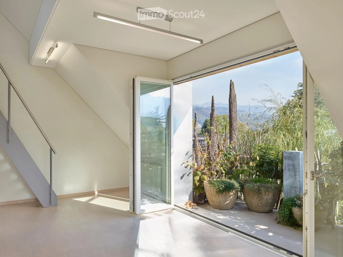 Appartement lumineux de 2,5 pièces avec vue sur la verdure à Thun - Photo 1 sur 10