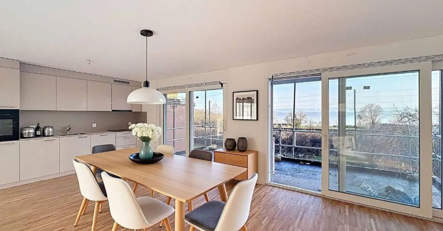 Appartement moderne avec vue sur le lac - Photo 1 sur 8