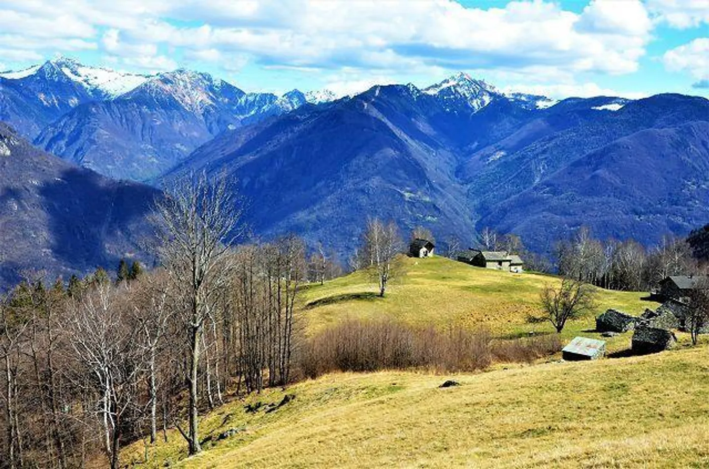 Grande rustico con giardino da ristrutturare - Foto 13 di 28