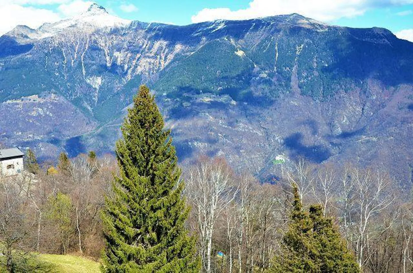 Grande rustico con giardino da ristrutturare - Foto 14 di 28