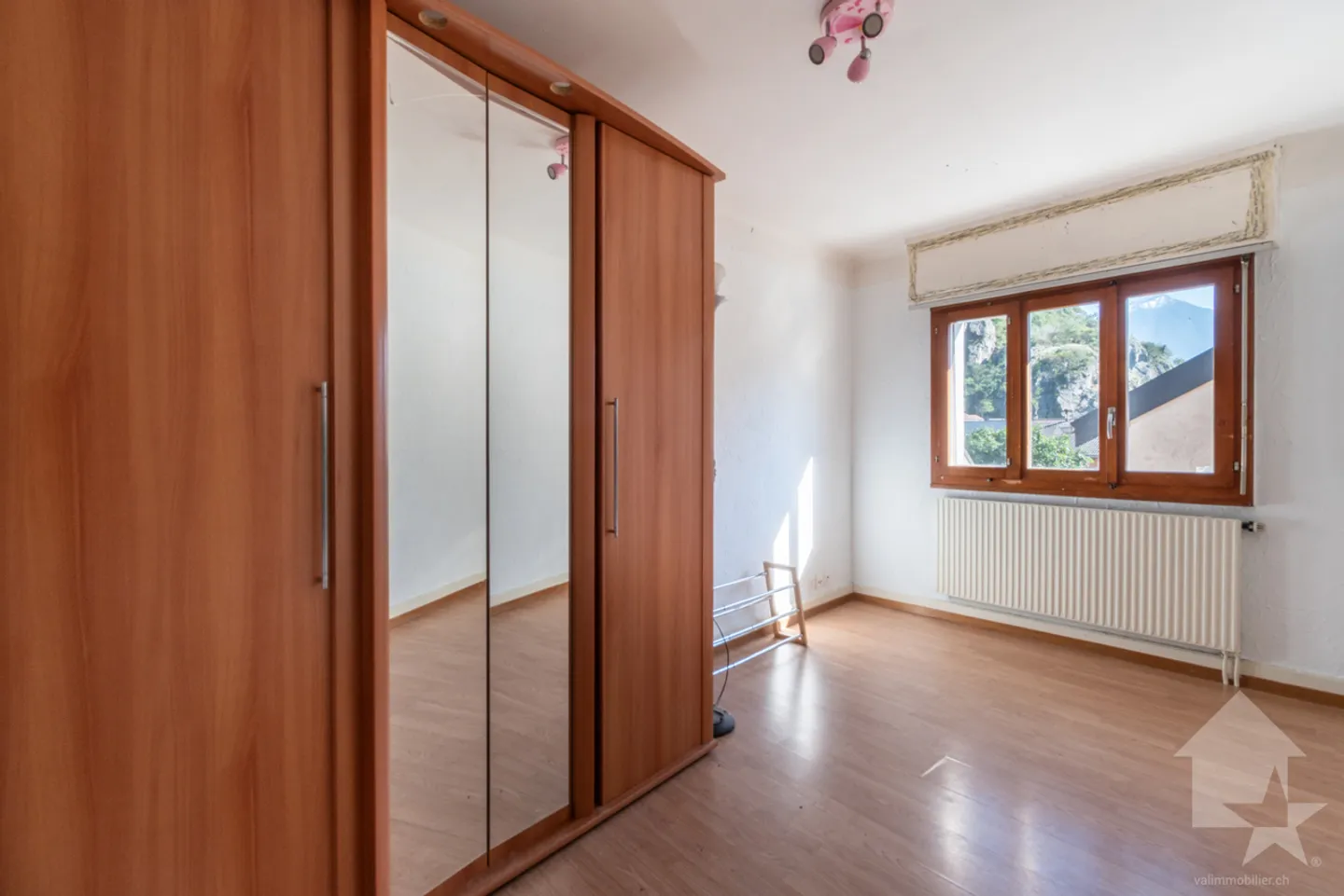 Small building with two apartments to renovate - Photo 5 of 6