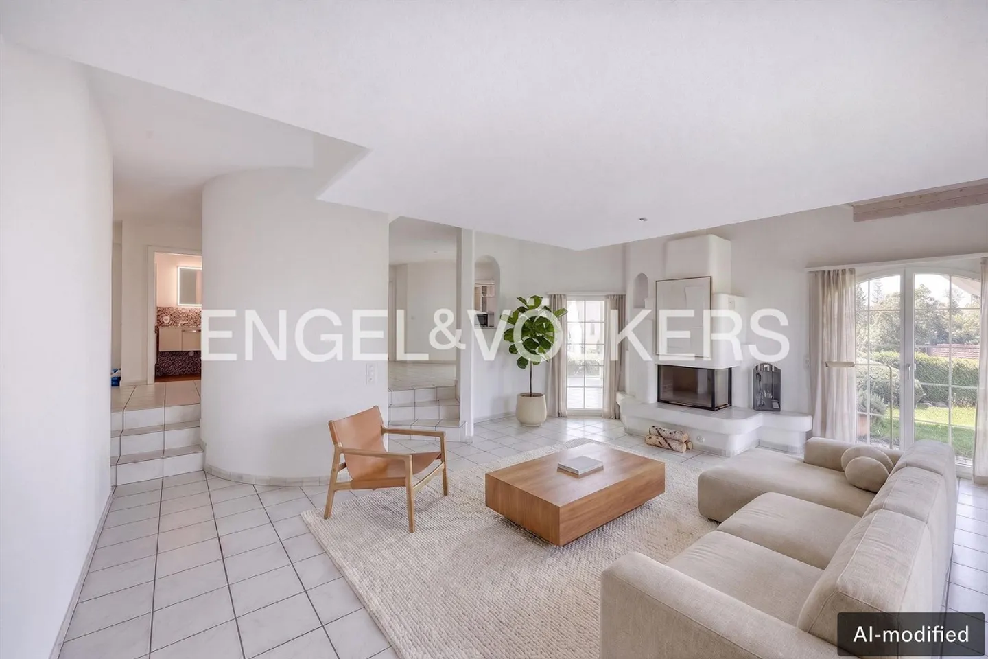 Spacious, classic and modern - Living with a view - Photo 3 of 9