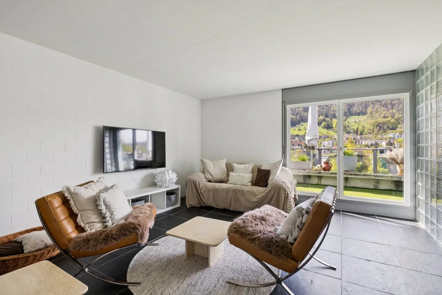 Architekturjuwel in der Natur - Foto 2 von 9